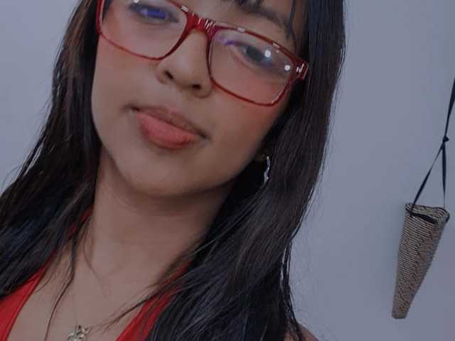 Profilin fotoğrafı Barelyhot11