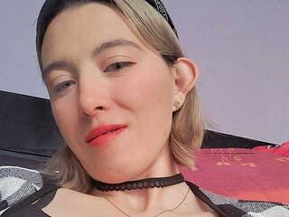 Erotik görüntülü sohbet BelinhaCoutinho