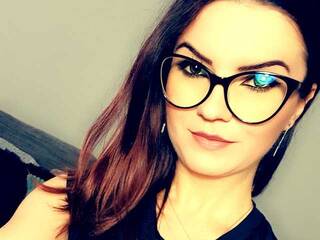 Erotik görüntülü sohbet Bella-Diamond