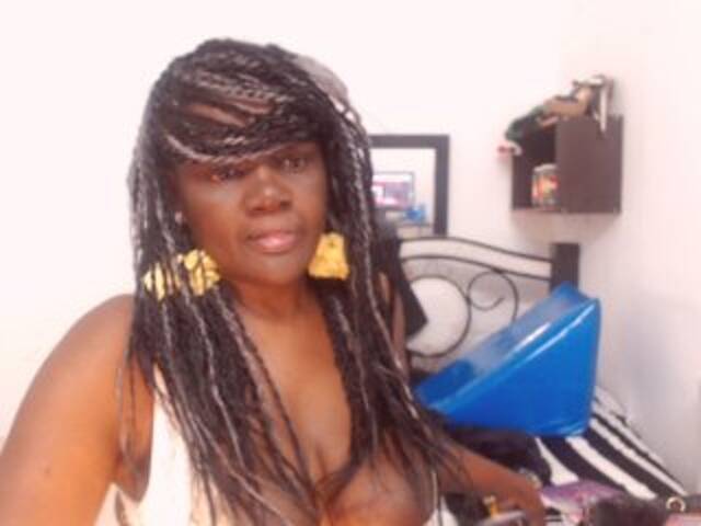 Yayın ekran görüntüleri BigBustyBlack