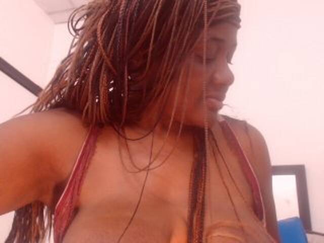 Yayın ekran görüntüleri BigBustyBlack