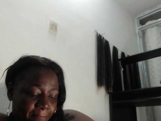 Yayın ekran görüntüleri BigBustyBlack