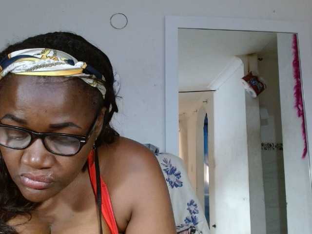 Yayın ekran görüntüleri BigBustyBlack