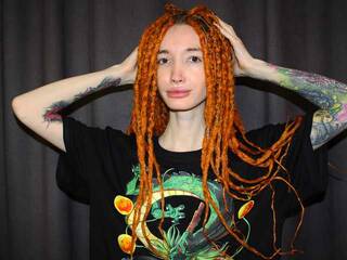 Erotik görüntülü sohbet BillySmile