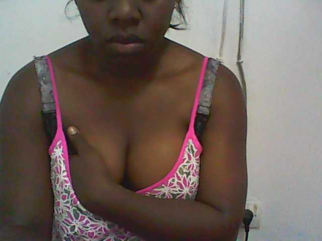 Fotoğraflar black-boobs69 hello guys!! flash 20 tkn,naked 70tkn,Take me to Private Chat and I’m all yours