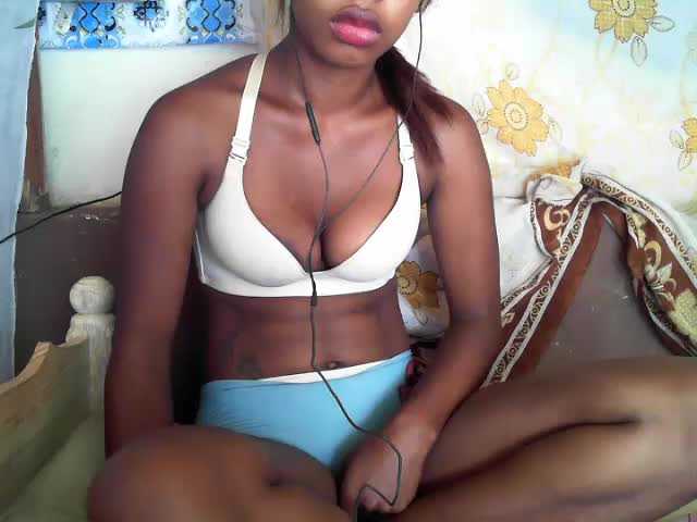 Fotoğraflar Blackgirl19 sexy show with me!!young girl