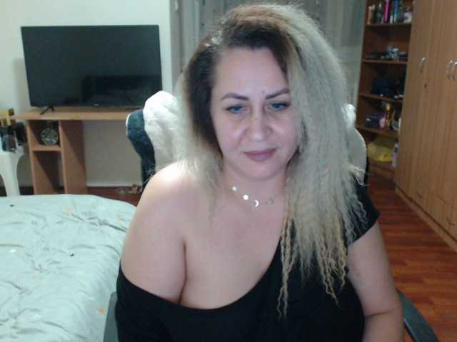 Fotoğraflar BlondeElla 1000 tokens who want me and love me