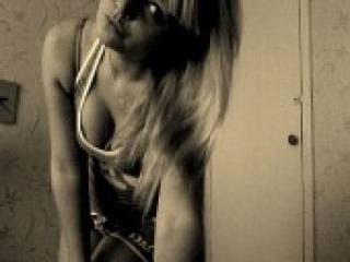 Erotik görüntülü sohbet blondegirl