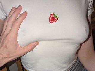 Erotik görüntülü sohbet Almond_milk