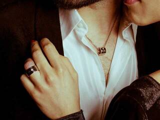 Erotik görüntülü sohbet Bonniie-Clyde