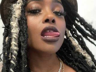 Erotik görüntülü sohbet bossybella