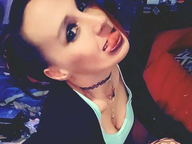 Profilin fotoğrafı brattygoodgurl6969