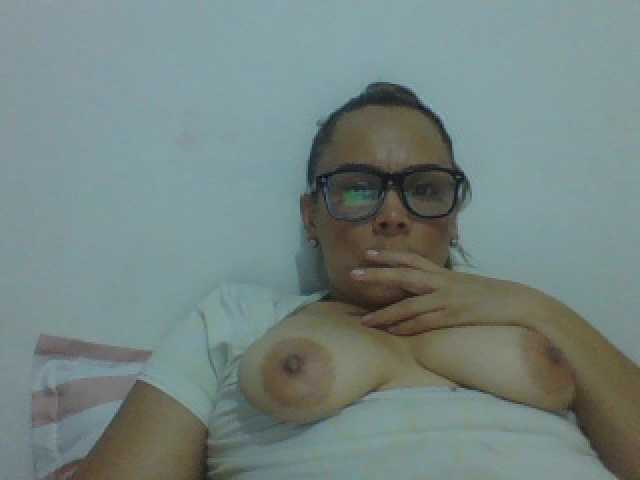 Fotoğraflar briseidax7 ⭐❤️ALL FAMILY HERE AND I AM HORNY❤️⭐❤️ #hairy ❤️⭐❤️I HOPE THEY DO NOT CATCH ME❤️⭐❤️ #milf #bigtits #asstomouth ⭐tortura ❤️ #freak #atm #alldoing #SWEET #sexy #queen♥ #lovense #ohmibod