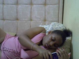 Erotik görüntülü sohbet brownebony-