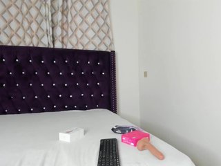 Erotik görüntülü sohbet Busty-Bree