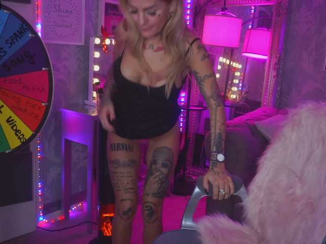 Yayın ekran görüntüleri CallMeBadGirl