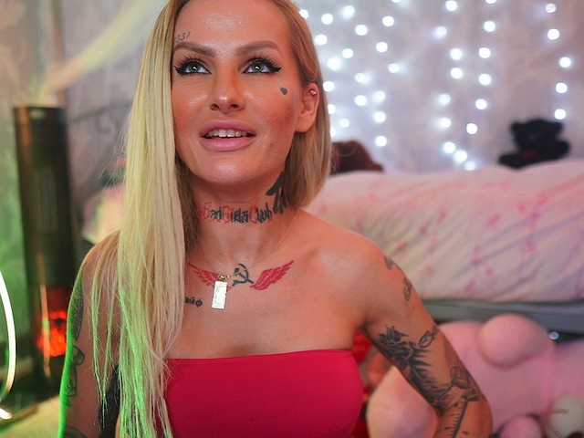 Yayın ekran görüntüleri CallMeBadGirl