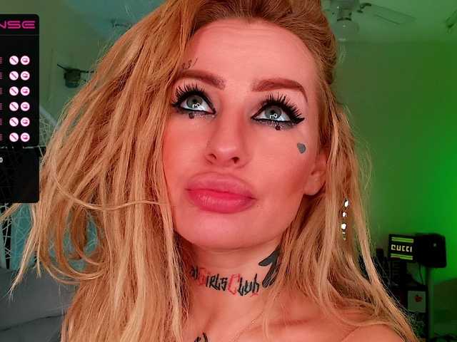 Yayın ekran görüntüleri CallMeBadGirl