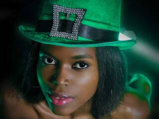 Erotik görüntülü sohbet CamilaRachell