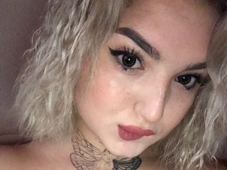 Erotik görüntülü sohbet CamillaCherry03