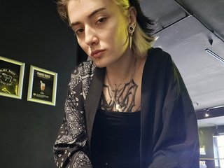 Erotik görüntülü sohbet CandyLola