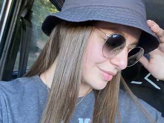 Erotik görüntülü sohbet CarlieActive