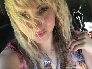 Erotik görüntülü sohbet Caroline-Grey