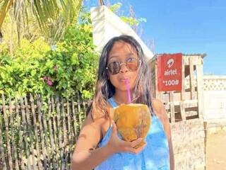 Erotik görüntülü sohbet Cassyah