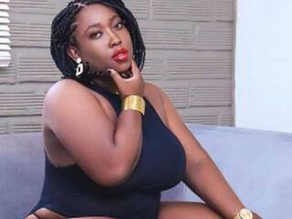 Erotik görüntülü sohbet Chanel-blak