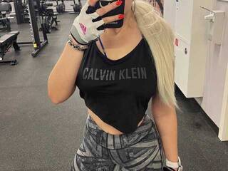 Erotik görüntülü sohbet CharlottaShy