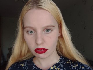 Erotik görüntülü sohbet charming-blonde