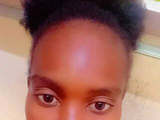 Erotik görüntülü sohbet Charmydol