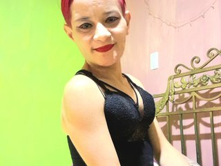 Erotik görüntülü sohbet CLOE-WONDER