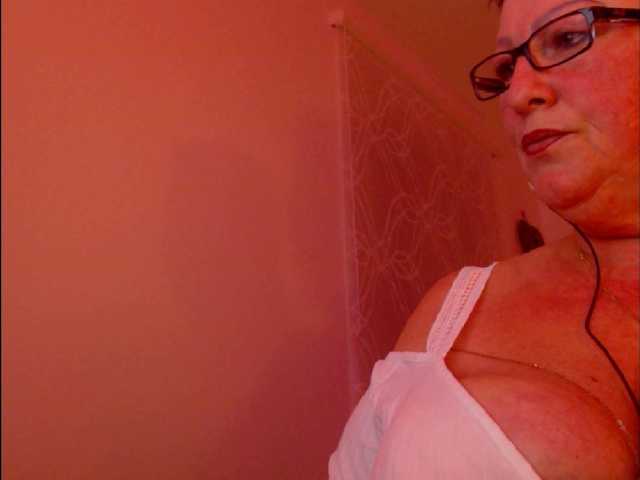 Fotoğraflar Connyat99 Make Mistress Conny happy with the vibration 201 ultra high kiss tits flash 80 tips guys kiss only german here pm 20Domi 5 min steuern 200 tips