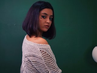 Erotik görüntülü sohbet CoralineJonez