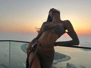 Erotik görüntülü sohbet Cum4Lydia