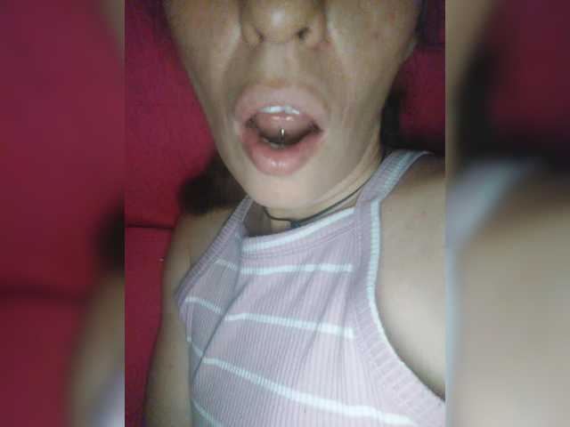 Fotoğraflar CurlyHanna #horny#pircing#tongue#nipples#perfored#milf#