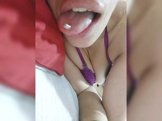 Fotoğraflar CurlyHanna #horny#pircing#tongue#nipples#perfored#milf#hottest#deeptroat#flexiblity#