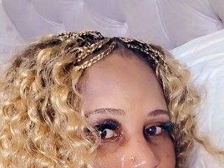 Erotik görüntülü sohbet Curvybae