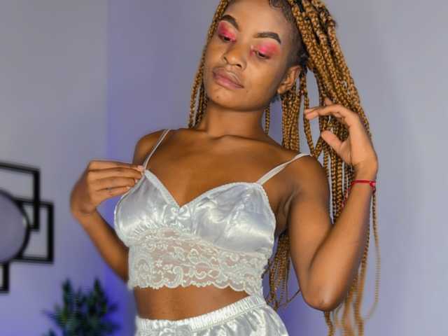 Profilin fotoğrafı Cute-Ebony