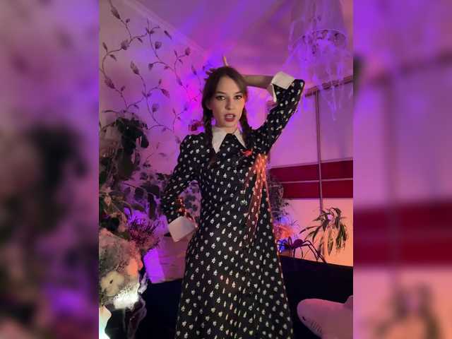 Yayın ekran görüntüleri WednesdayFridayAddams