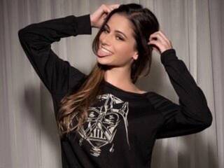 Erotik görüntülü sohbet LilGrlNxtDoor