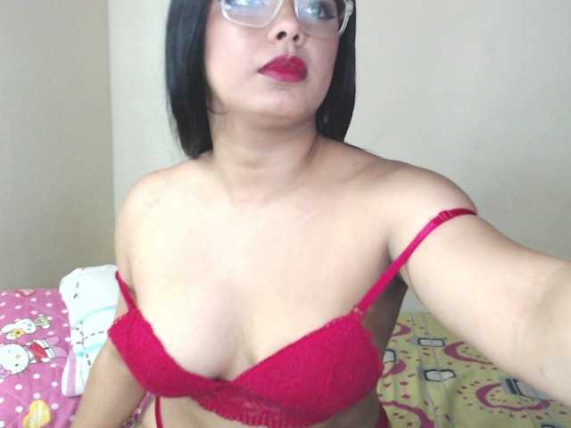 Fotoğraflar dannagaleano1 Welcome to my room! Come with me and spend a fantastic moment together ♥ #latina #young #bigtits #bigass #dance