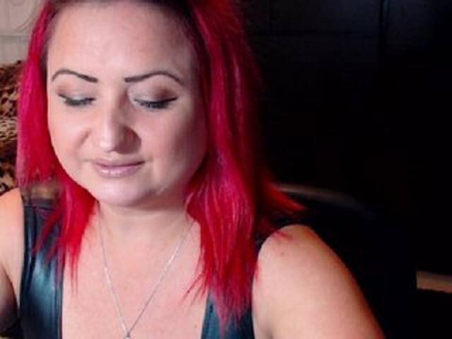 Yayın ekran görüntüleri KinkyDomina