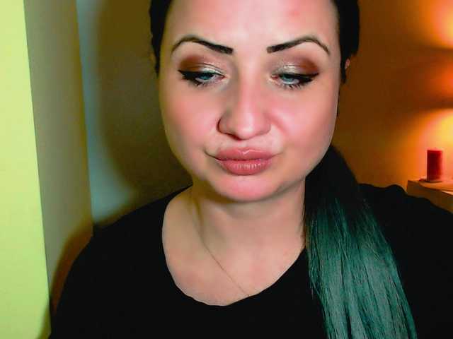 Yayın ekran görüntüleri KinkyDomina