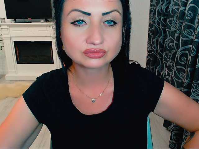 Yayın ekran görüntüleri KinkyDomina