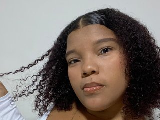 Erotik görüntülü sohbet DayanRoux