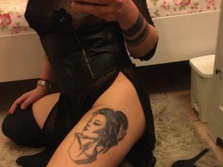 Erotik görüntülü sohbet DesireeGold