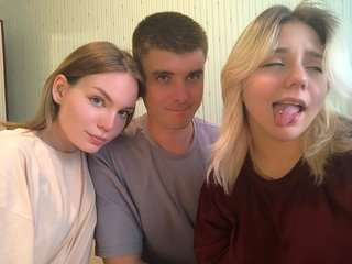 Erotik görüntülü sohbet DivineTrio