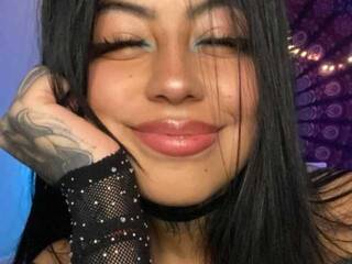 Erotik görüntülü sohbet Dollcam